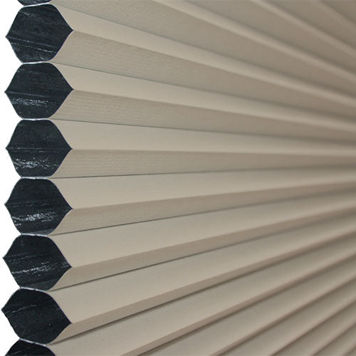 Desert Taupe | Ella Wabe Plissee | taupe | verdunkelnd