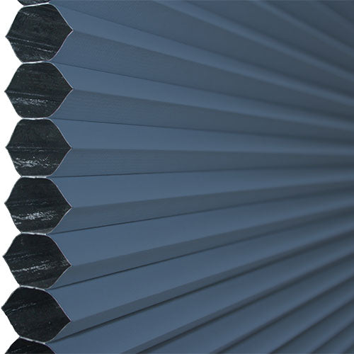 Blue Ice | Ella Wabe Plissee | hellblau | verdunkelnd