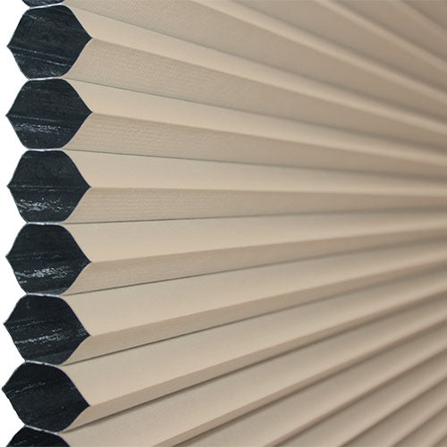 Light Taupe | Ella Wabe Plissee | sand | verdunkelnd