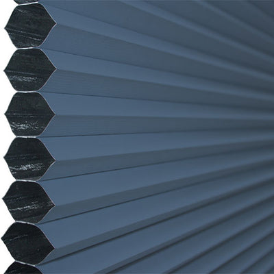 Blue Ice | Ella Wabe Plissee | hellblau | verdunkelnd